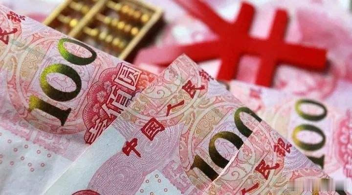 欧洲央行行长呼吁全球各国磋商人民币被低估的问题。德国总理日前说，人民币被低估了3