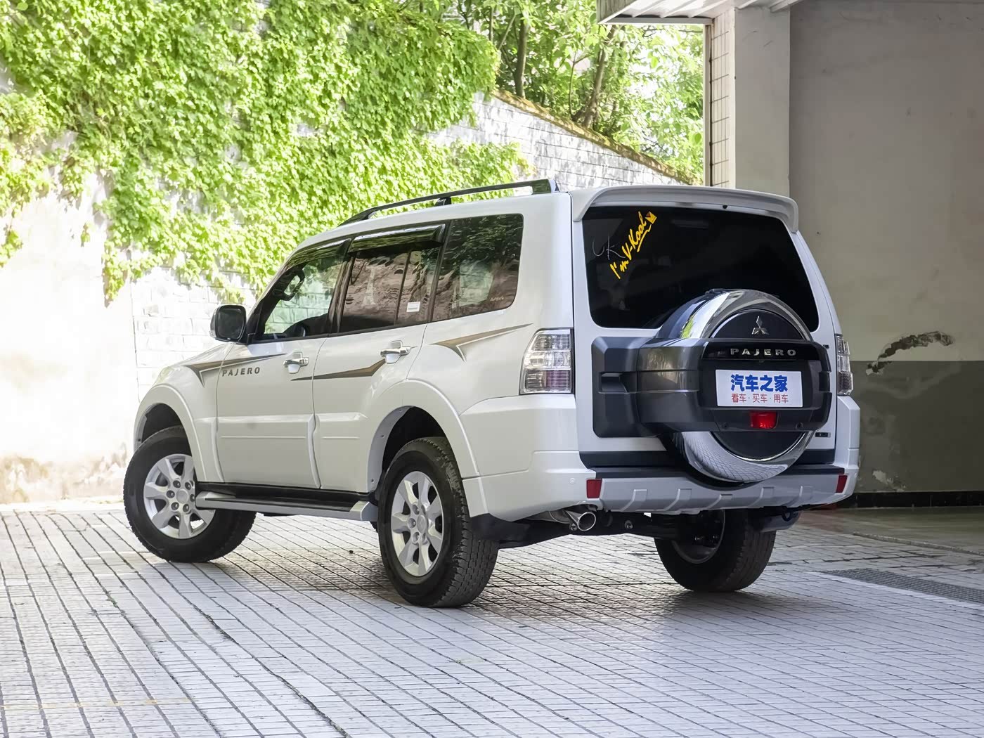 车市观察 天津港的帕杰罗V9，我不确定是V97还是V93，反正是金标的高配，应该
