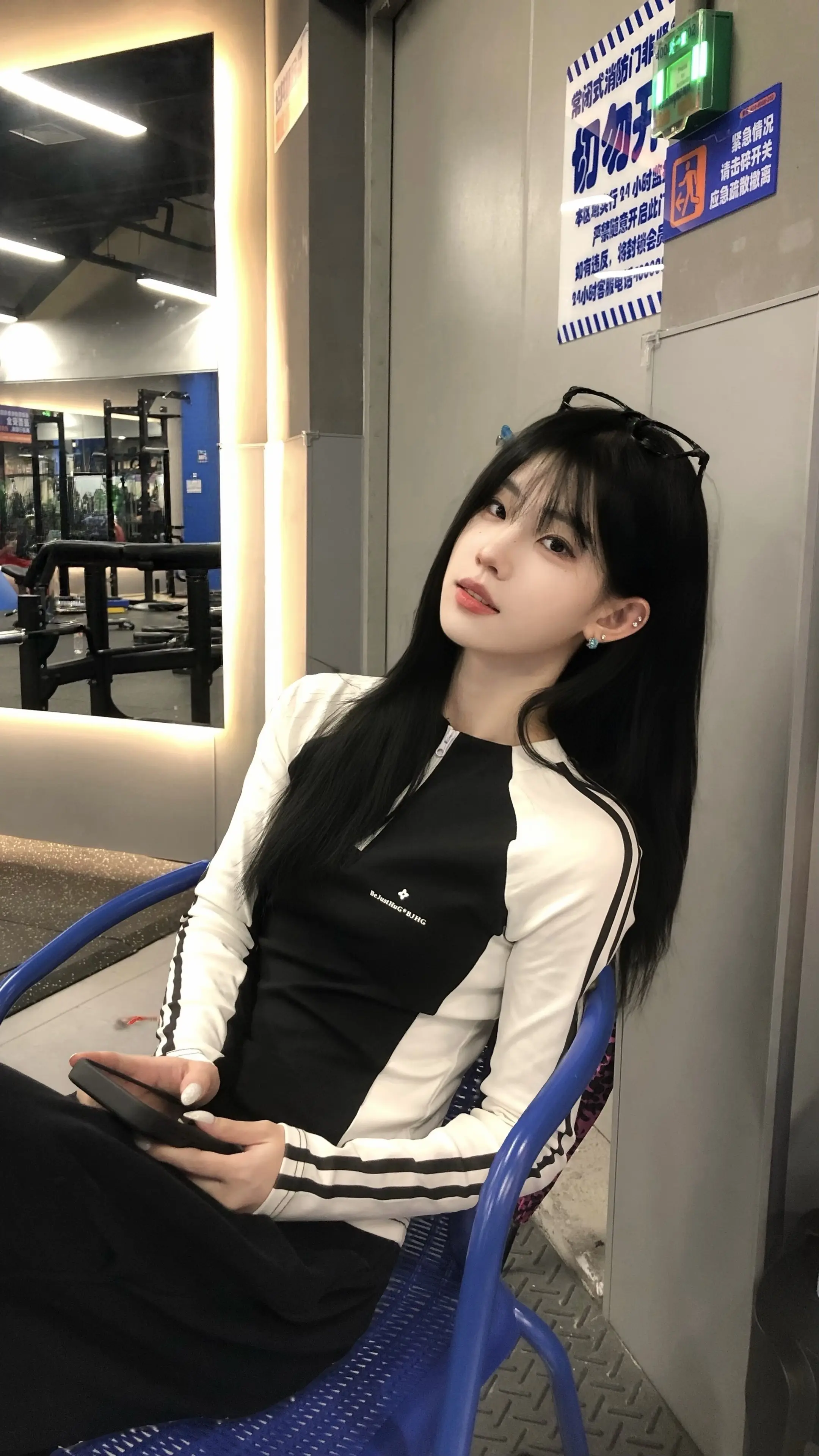 劣质的香水是没有后调的 人也是