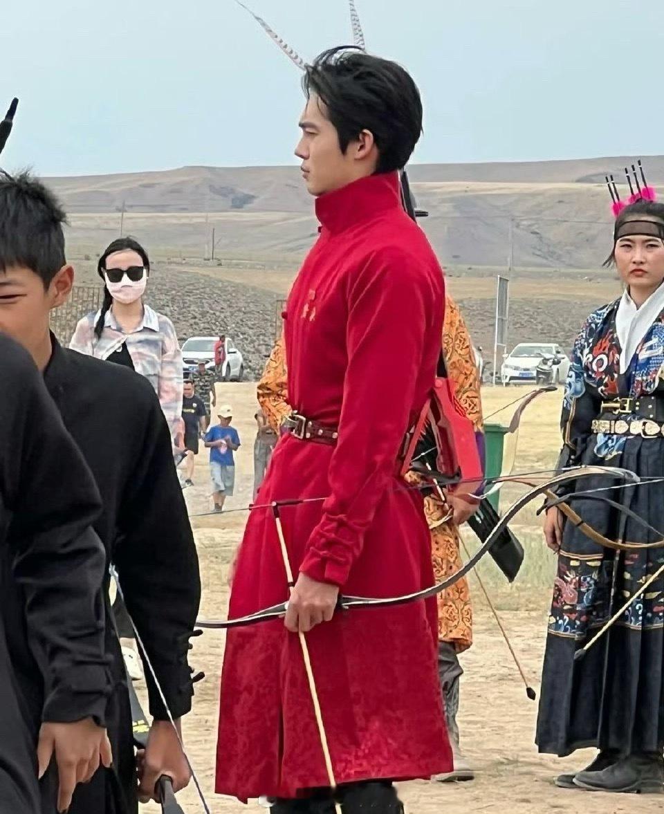 于适穿这身衣服太帅了[色] ​​​