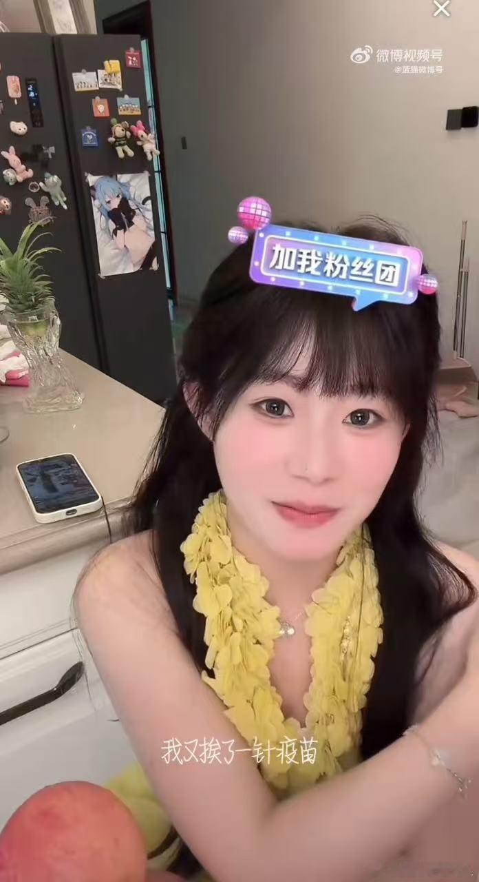 安静公主自曝被猫挠伤 养宠人共情了！安静公主分享被猫咪挠伤的经历，小动物打闹没分