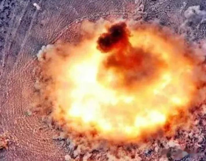 俄罗斯正式下达“逐客令”，2000吨温压弹急发“前线”，4万颗集束炸弹“启封”！