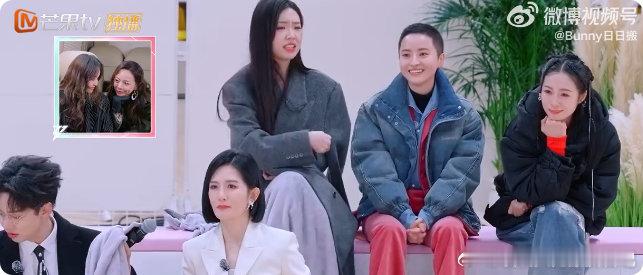 管乐[超话]蒋一侨多余安慰管乐乘风2025当舞娘组在三公展示魅力舞台时，管乐兴奋