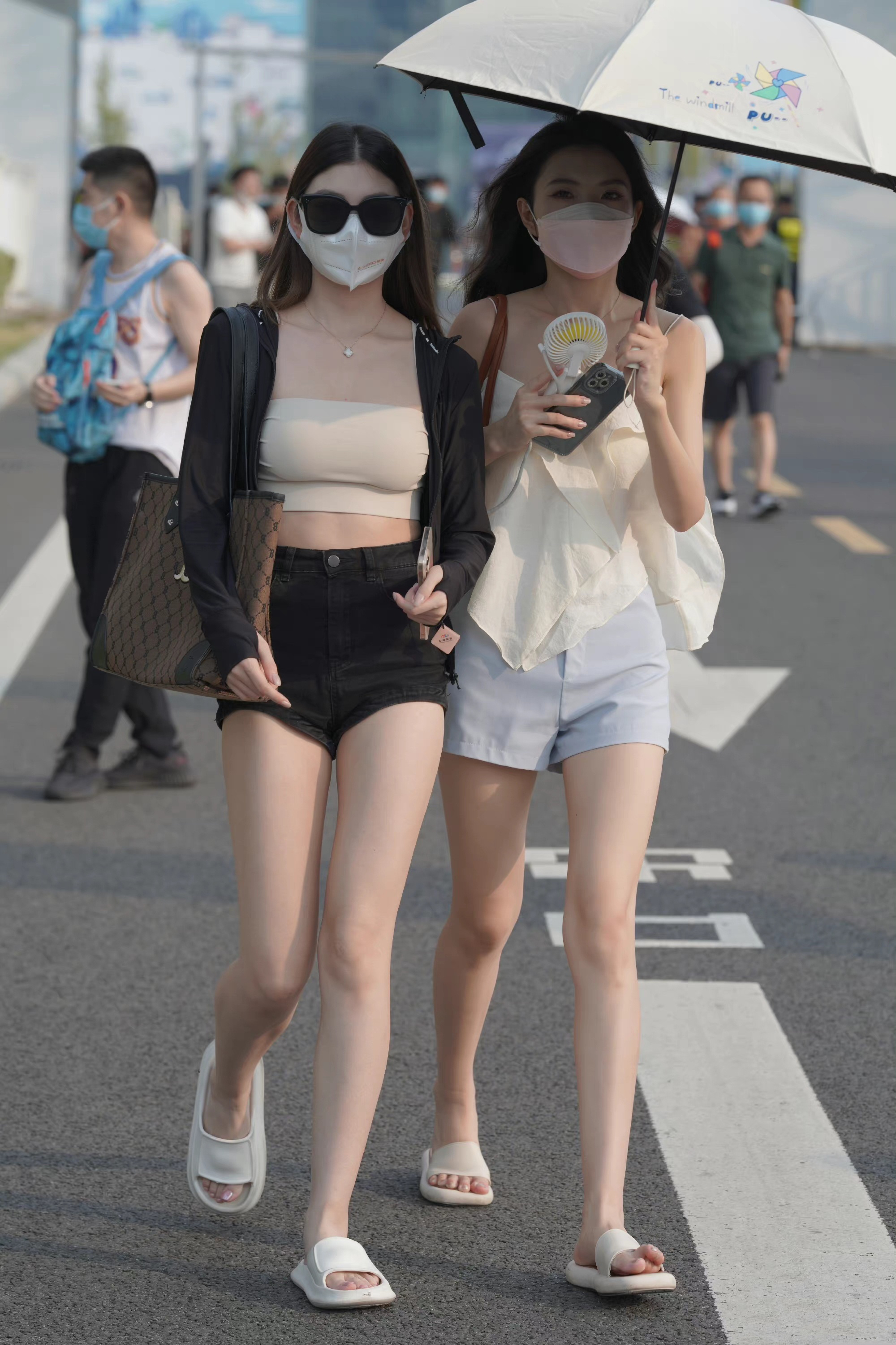 终于明白了肤白貌美这个词汇 ​​​