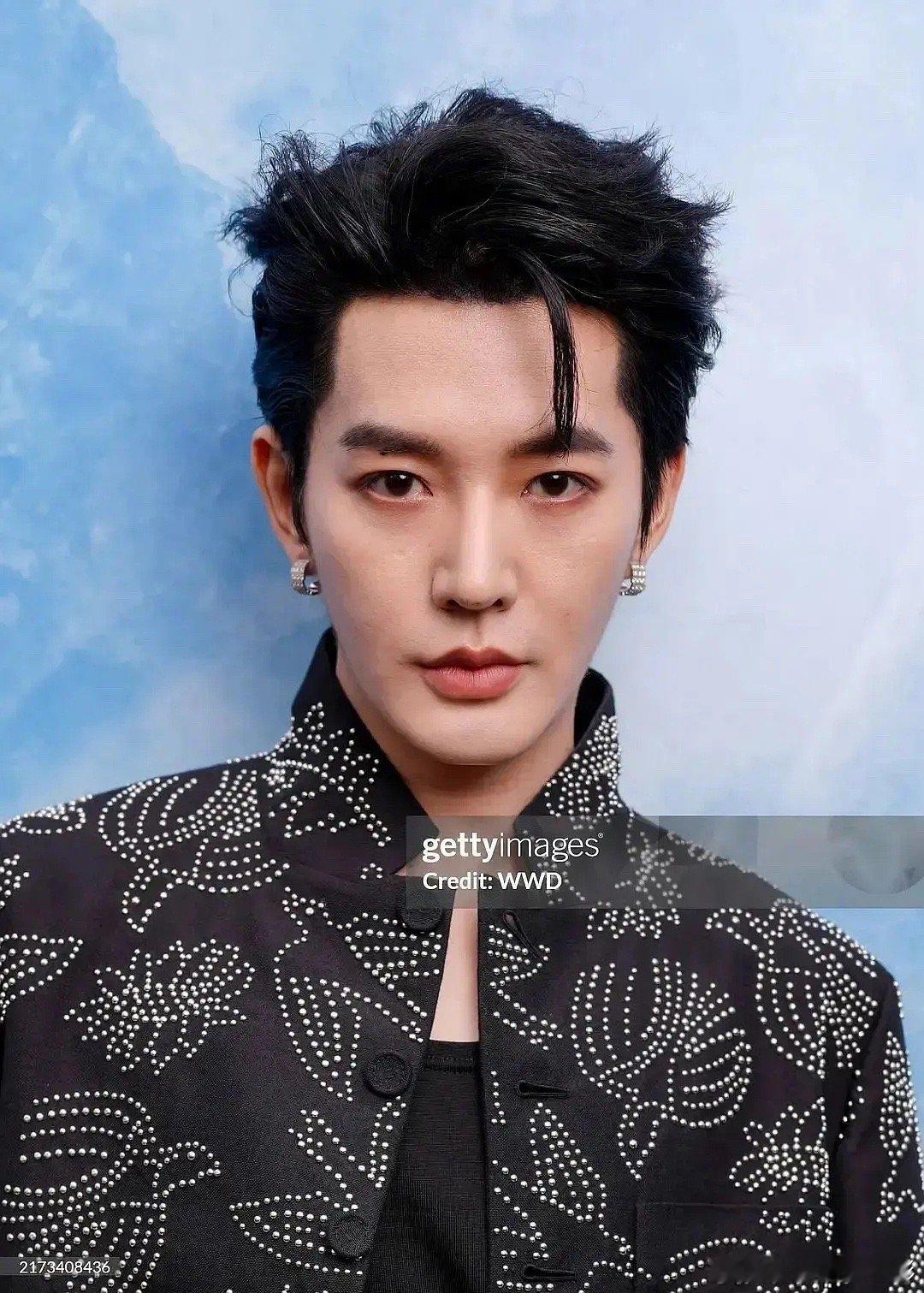 生图对比，哪个更好一点 ​​​