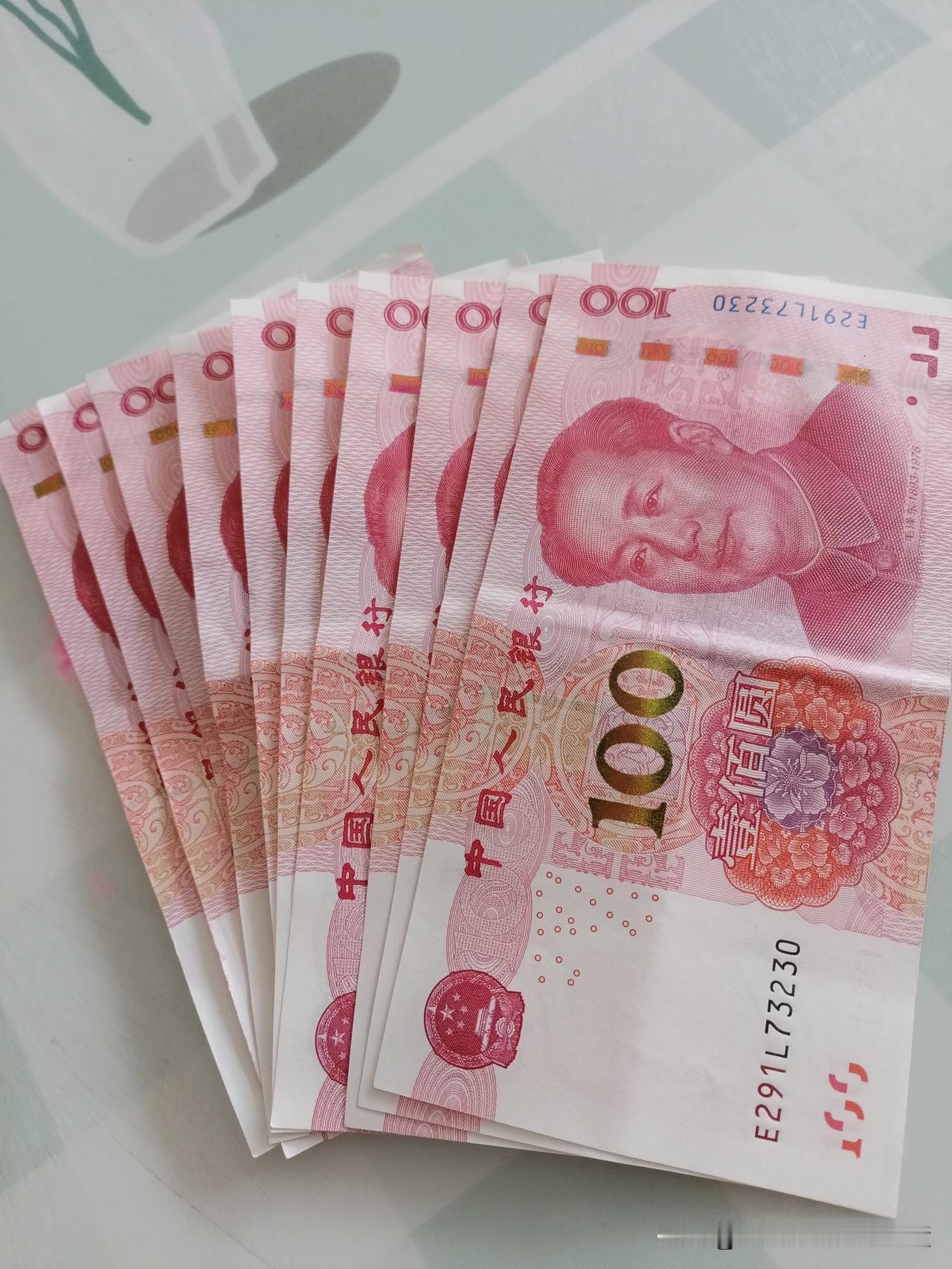 我是七零后，我长这么大，还是第一次收到压岁钱，七零后过年有收到压岁钱的请举手。