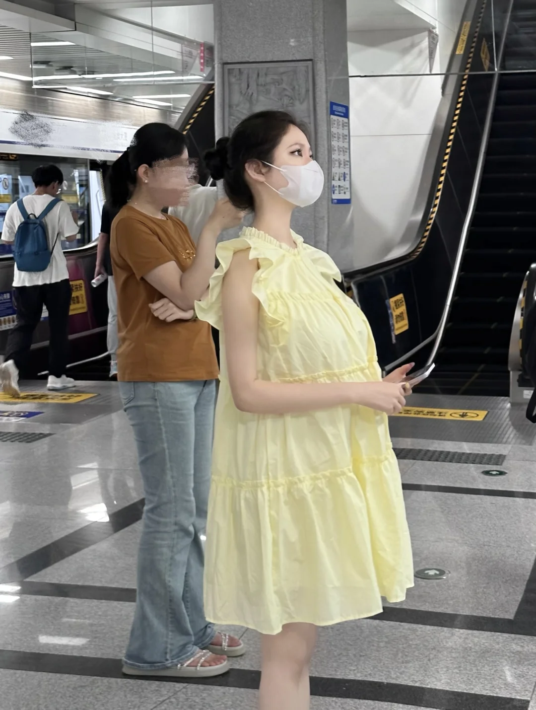 wok!胸大真的好吃亏...显壮到没边了...