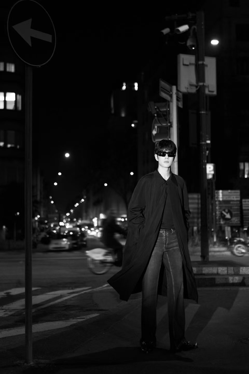 肖战经典为底肖战夜幕大片肖战经典为底，太帅了吧，好耶 