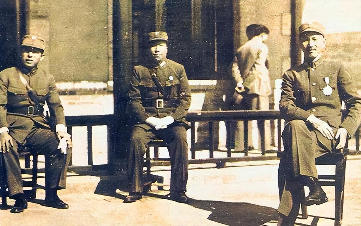 西安事变的两个主角，一个被囚禁五十四年，活到一百零一岁；另一个被囚禁十二年，最后