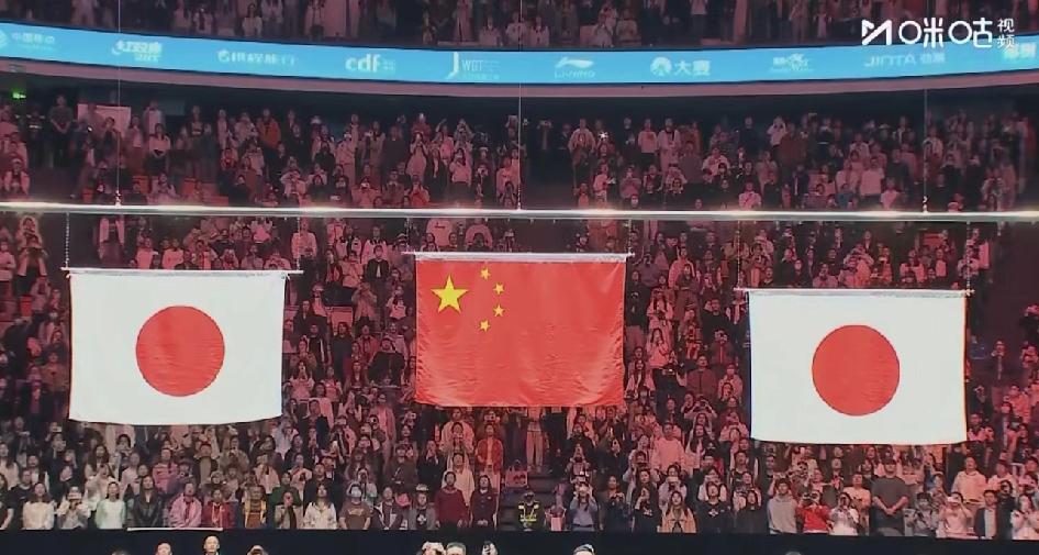 就这个升国旗爽

昨晚升国旗放义勇军进行曲这个时刻好感动，多难啊，周围都是日本国