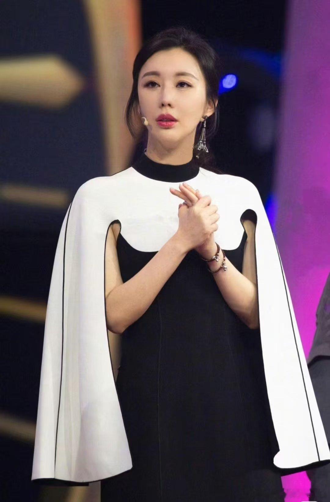 清醒自持，目标明确，田朴珺从不在意外界评价！内核稳定做自己，直率仗义又有商业头脑