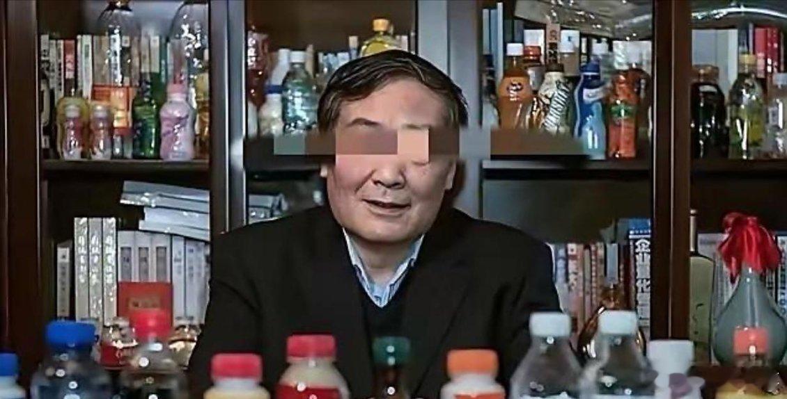 事情的经过现在很清楚了。老总活着的时候，派人去香港，想给三个私生子设立信托基金，