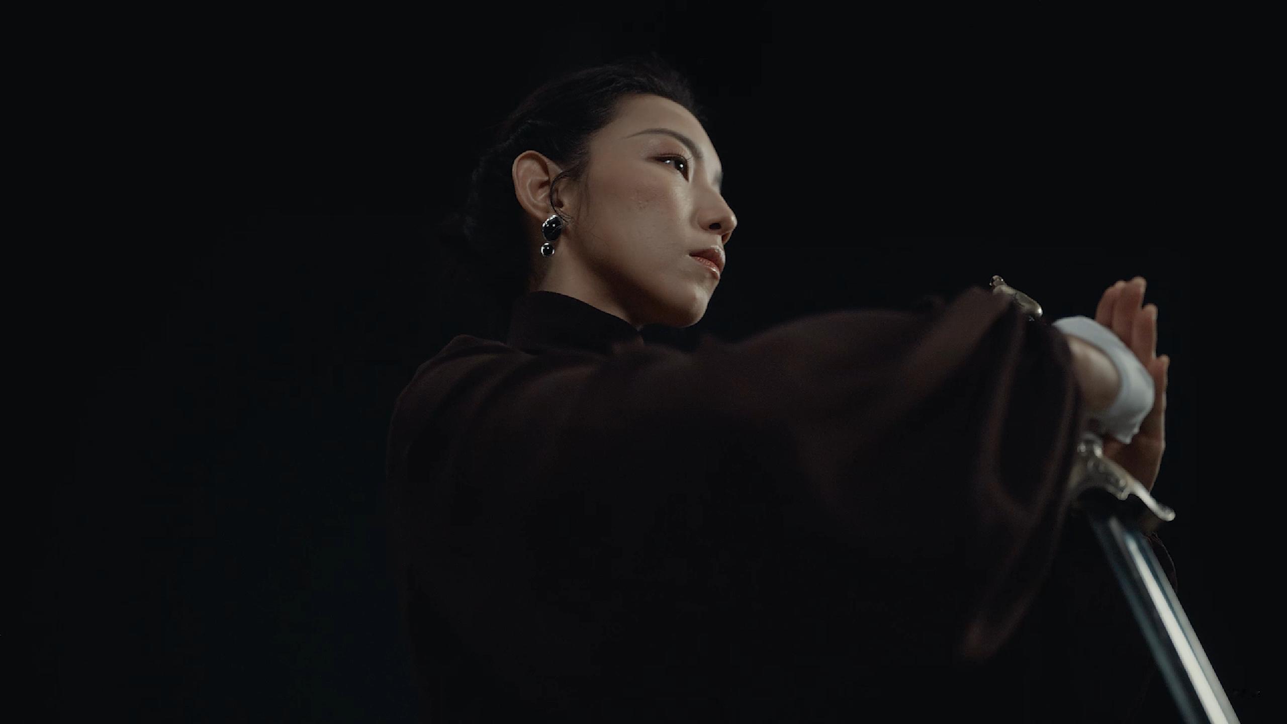 那尔那茜打戏镜头感封神  最新短片的打戏仿若一场视觉盛宴，每一个动作都蕴含着力量