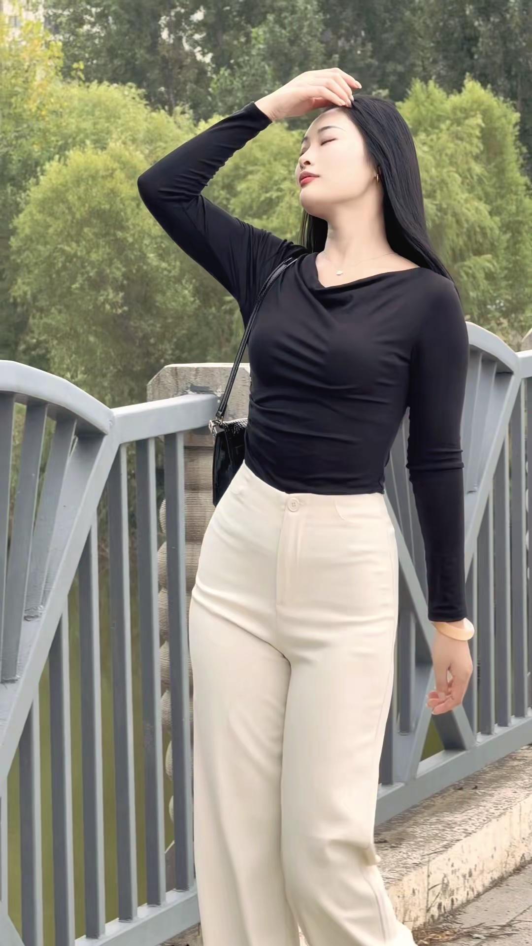 不要逼着自己走不喜欢的路，不要指望谁能够完全懂你，这世上本来就没有真正的感同身受