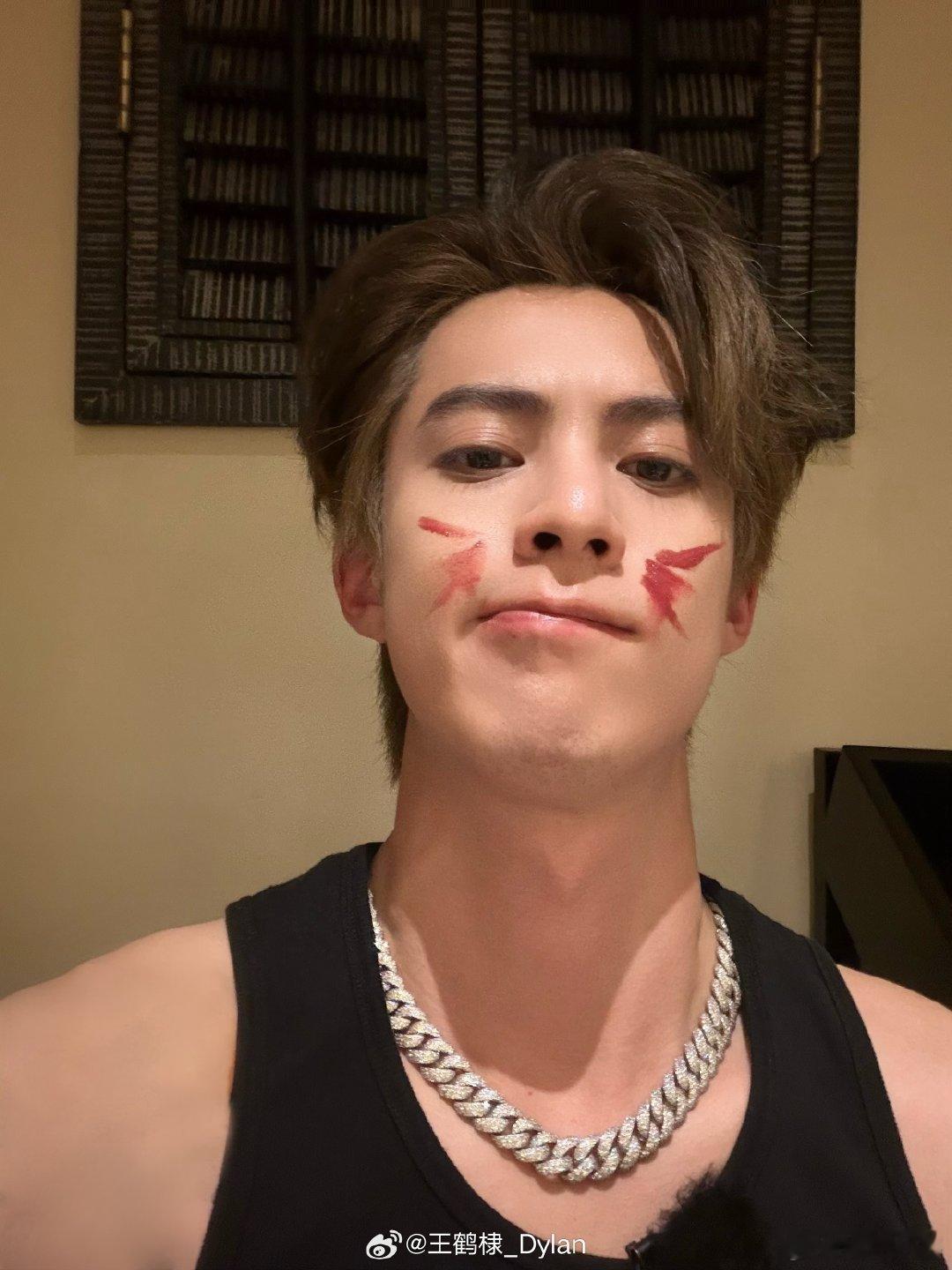 湖南卫视把王鹤棣置顶了谁懂啊!湖南卫视直接把王鹤棣《亲爱的客栈》片段置顶了✨这哪