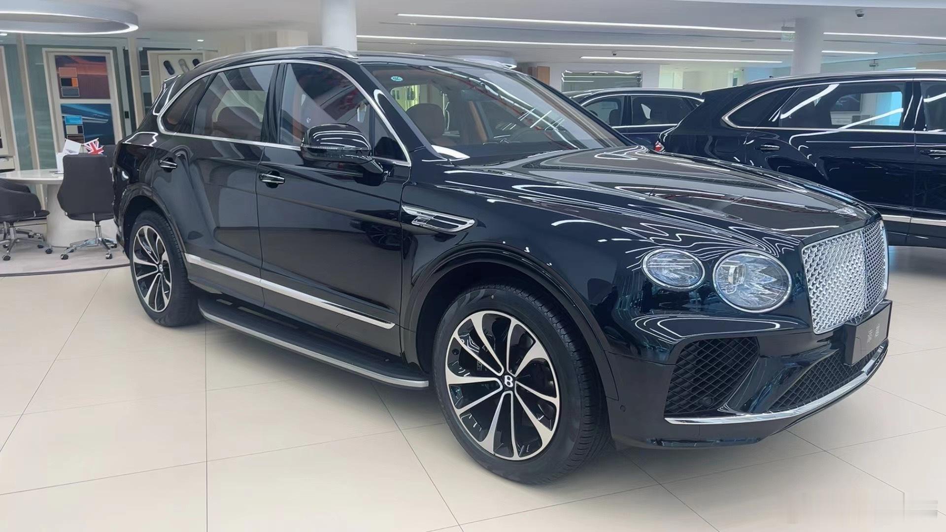 黑棕添越V8标准轴距308万含消费税冲吧[酷] ​​​