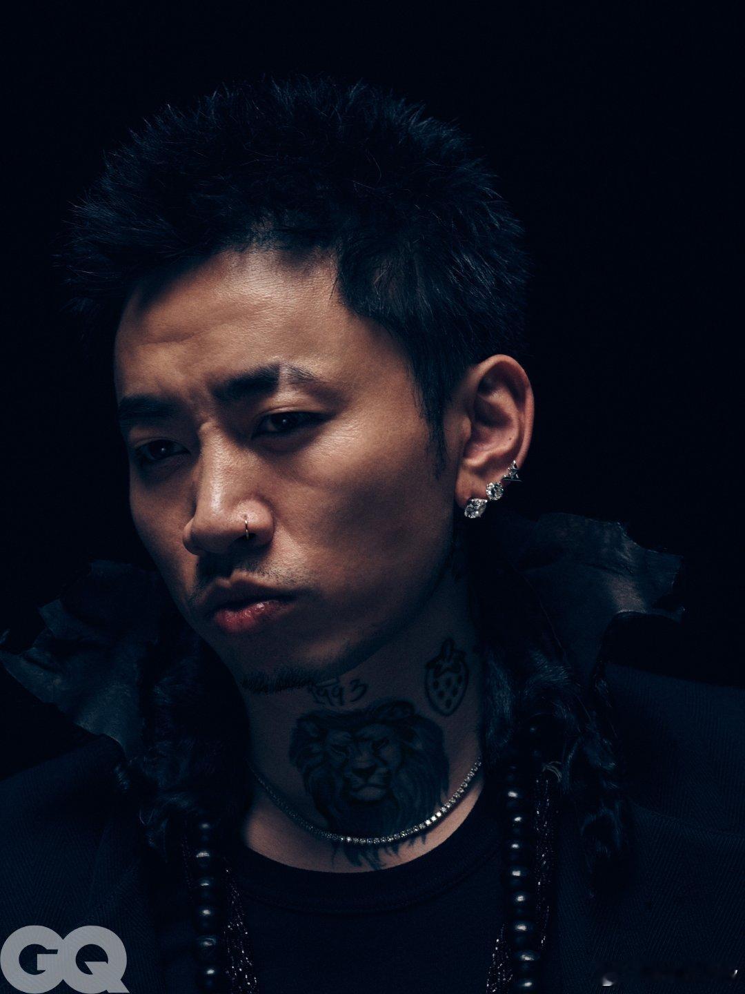 GQ五月刊马思唯马思唯乐透人生当成都松弛感撞上时尚镜头，马思唯登上GQ五月刊封面