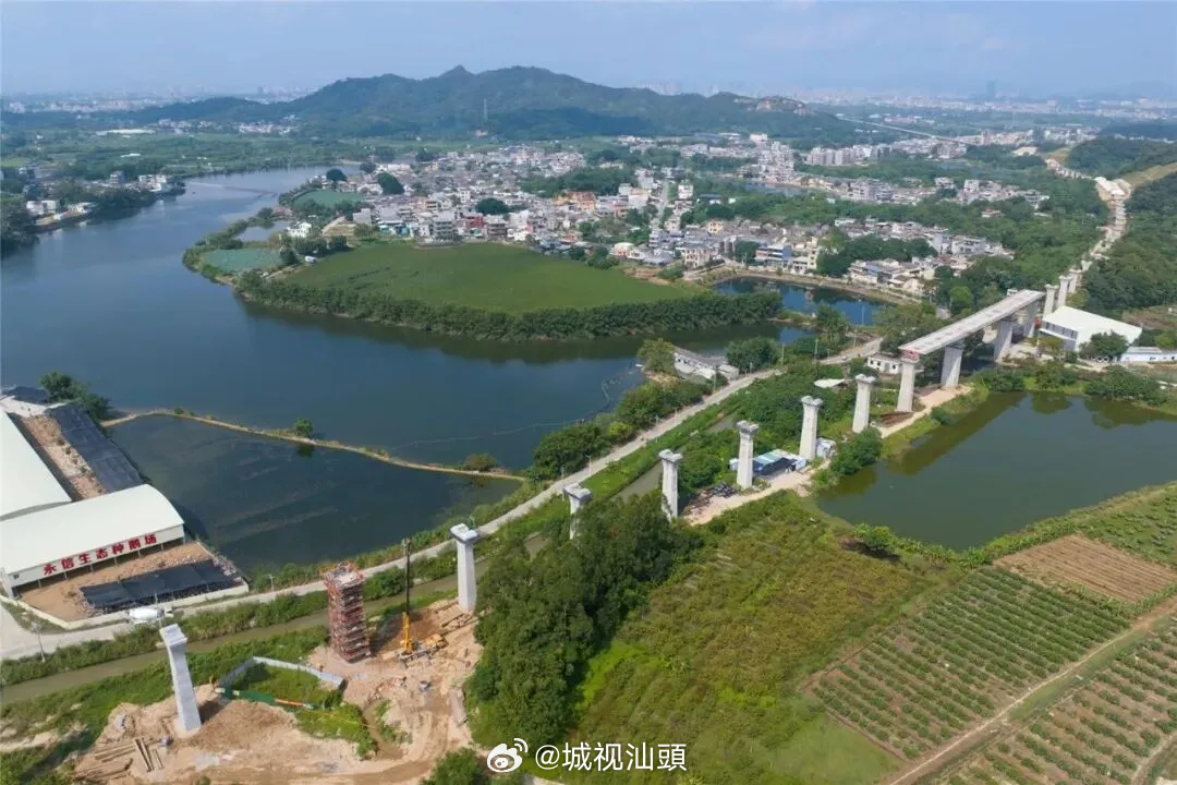 城视汕头 10月18日，由广东建工承建的粤东城际铁路“一环一射线”YDZH-8标