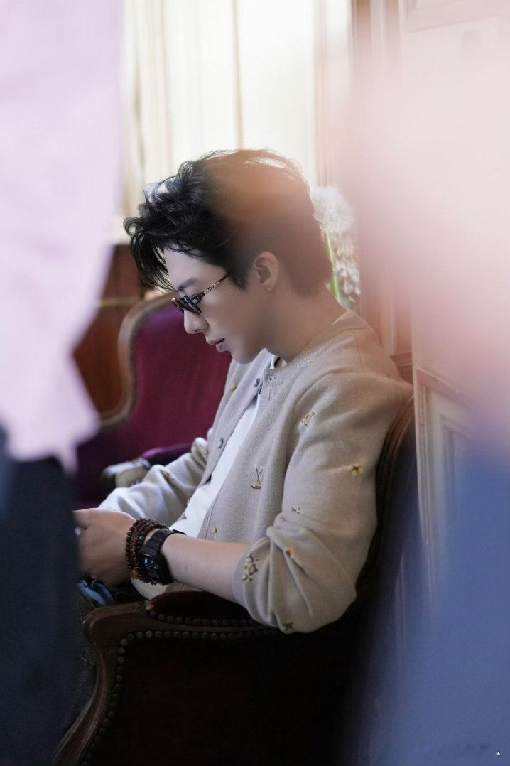刘宇宁上好佳品牌代言人 ｜刘宇宁我想把所有偶然遇见的美好，都留一点给你。这样以后