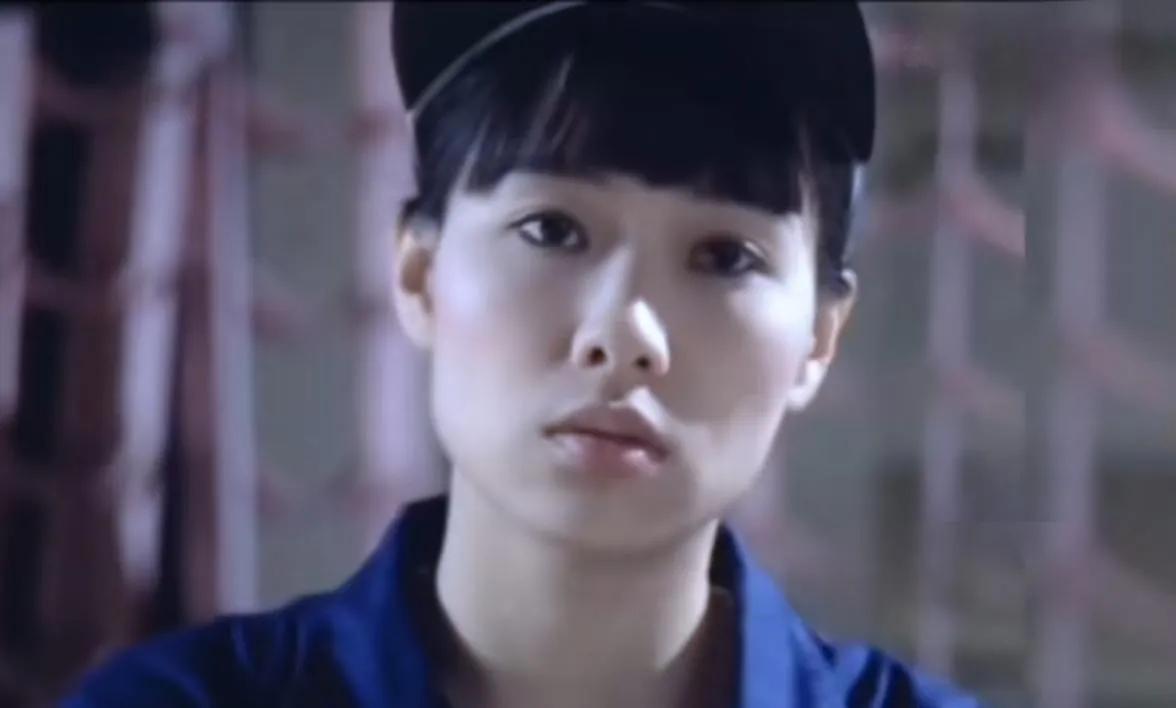 叶童的少年感真的超长待机，而且皱纹和白发让她气质更好了。