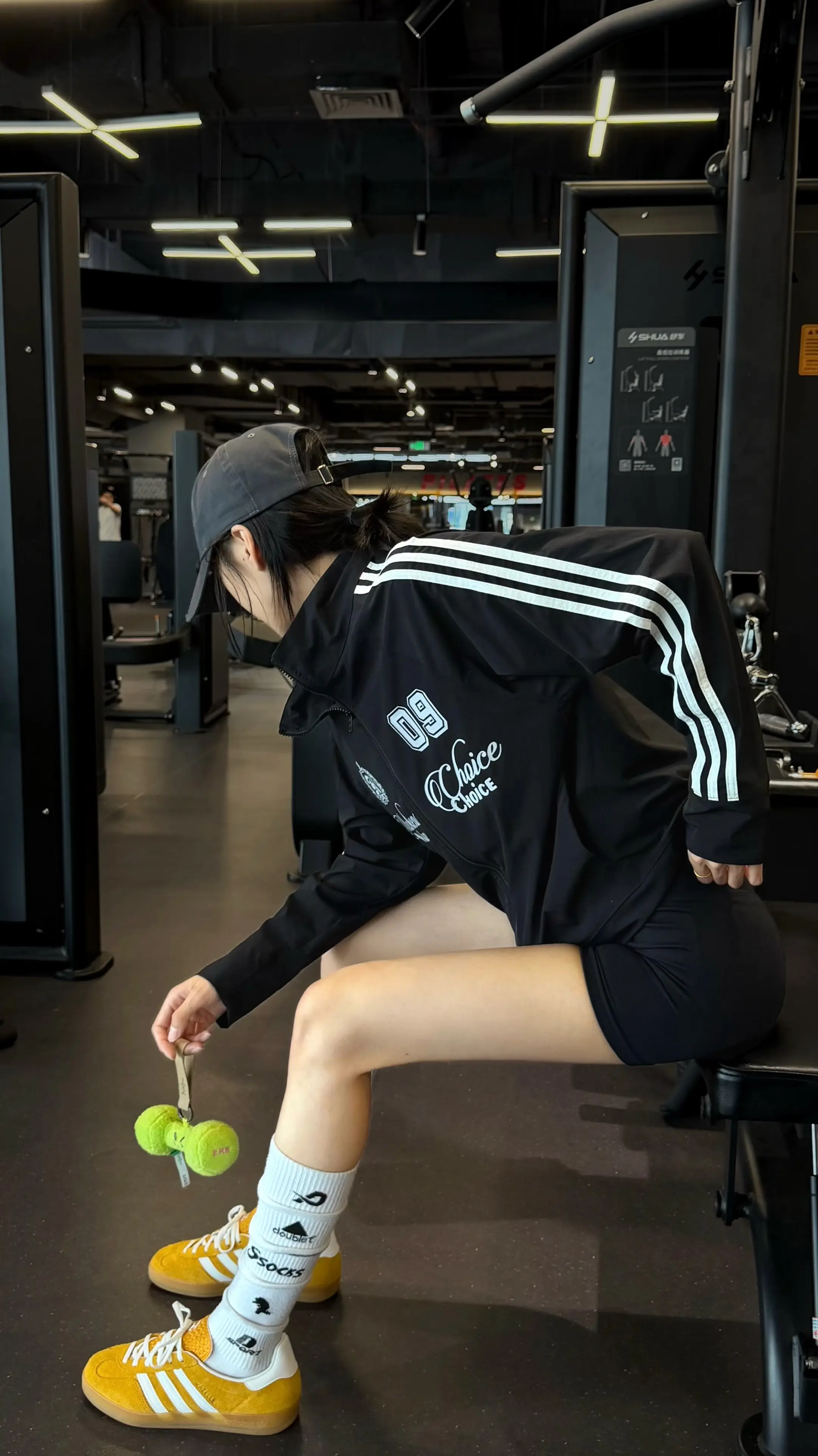 什么吃苦耐劳 练完我要吃麦当劳。