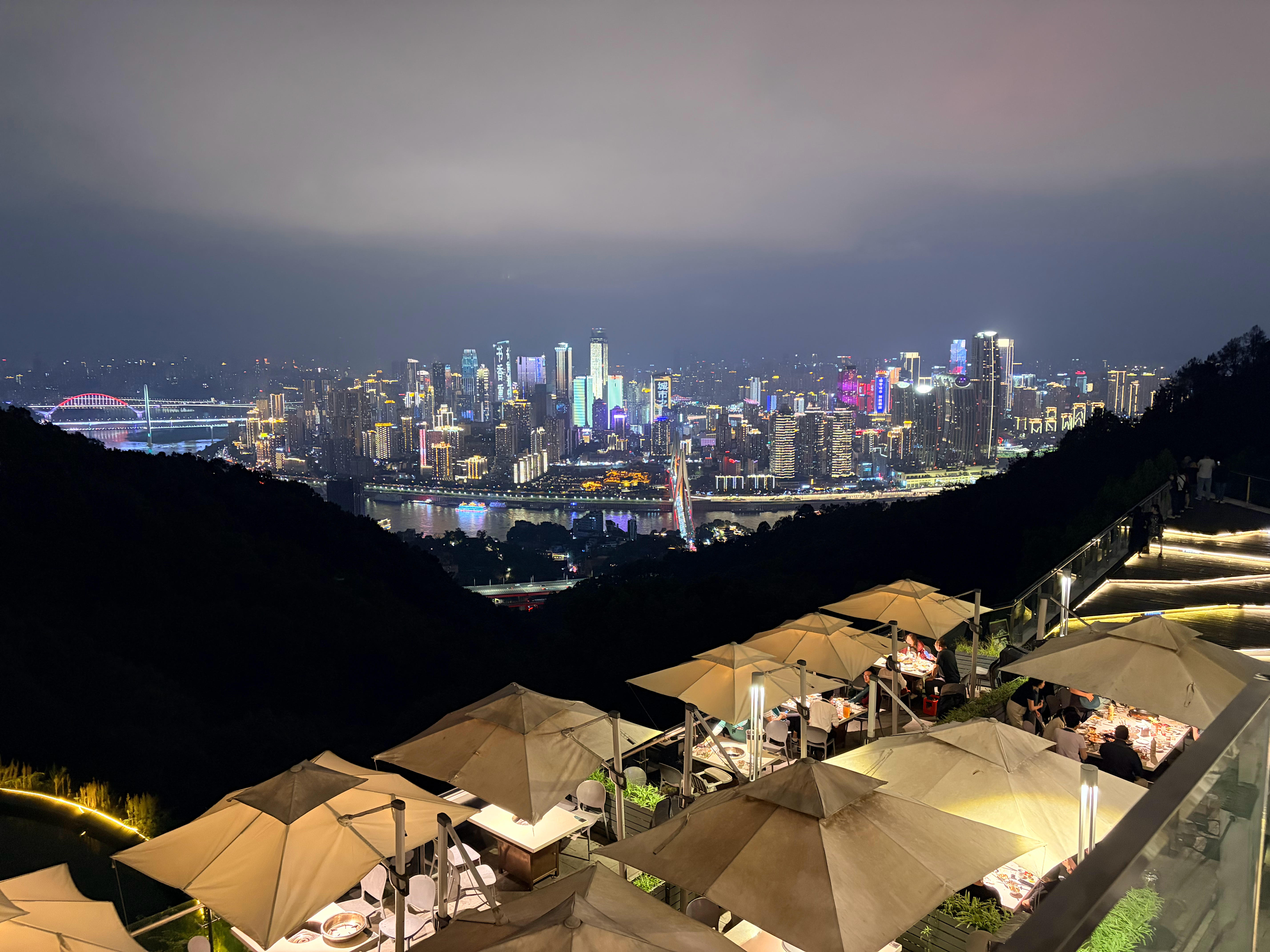 昨夜美景火锅，重庆还是太巴适了[doge] ​​​