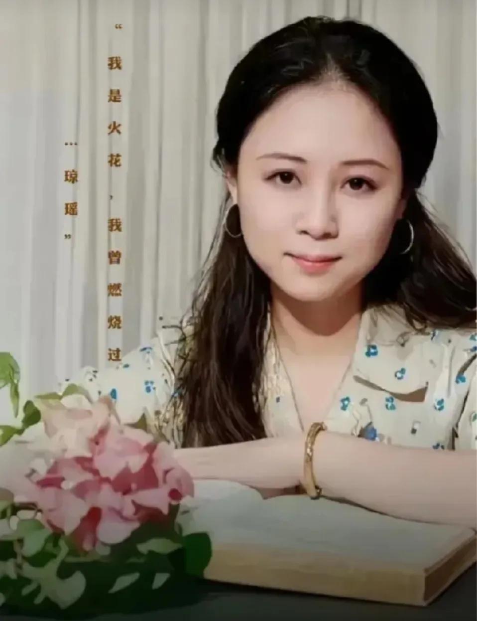 琼瑶一辈子活在爱情梦里，被算计的明明白白的。


甜言蜜语真好听，几乎所有女人都
