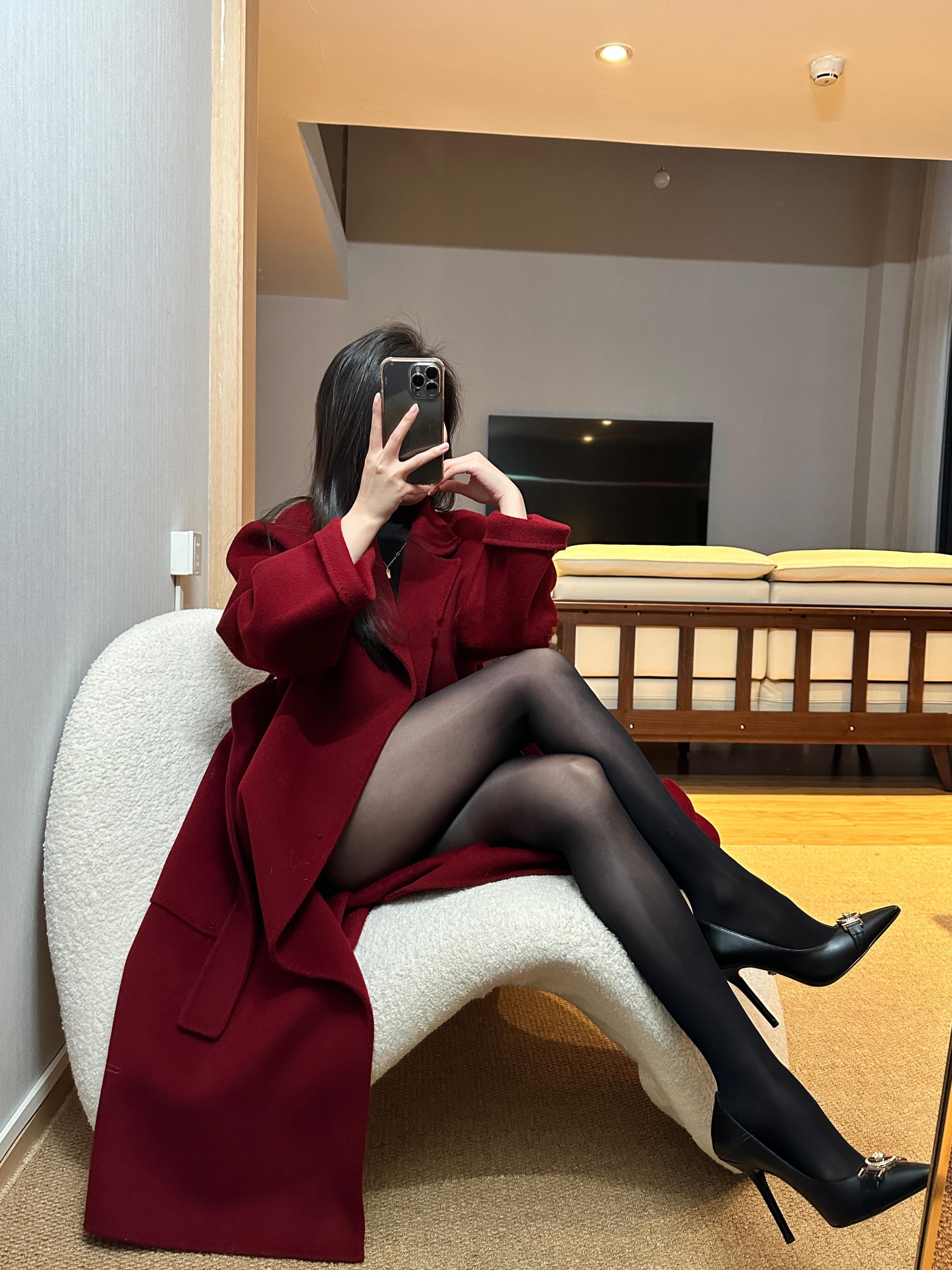 黑配红yyds~涞觅润丝