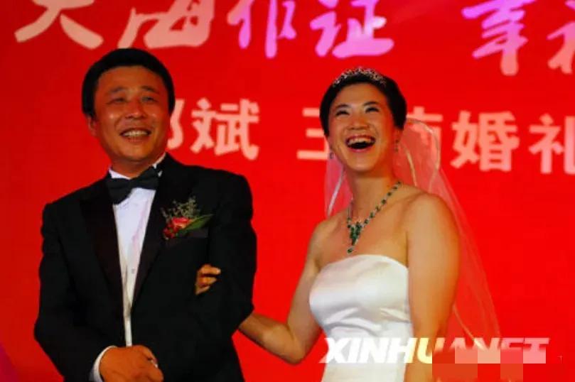 2001年，郭斌和王楠相恋，王楠的父母知道后，就对郭斌说：“你不仅年纪大，而且还