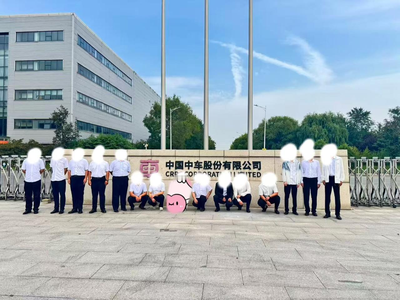 混迹职场、带过无数铁路院校学生多年，我悟出一个最真实、最朴素的成功规律。
 
真