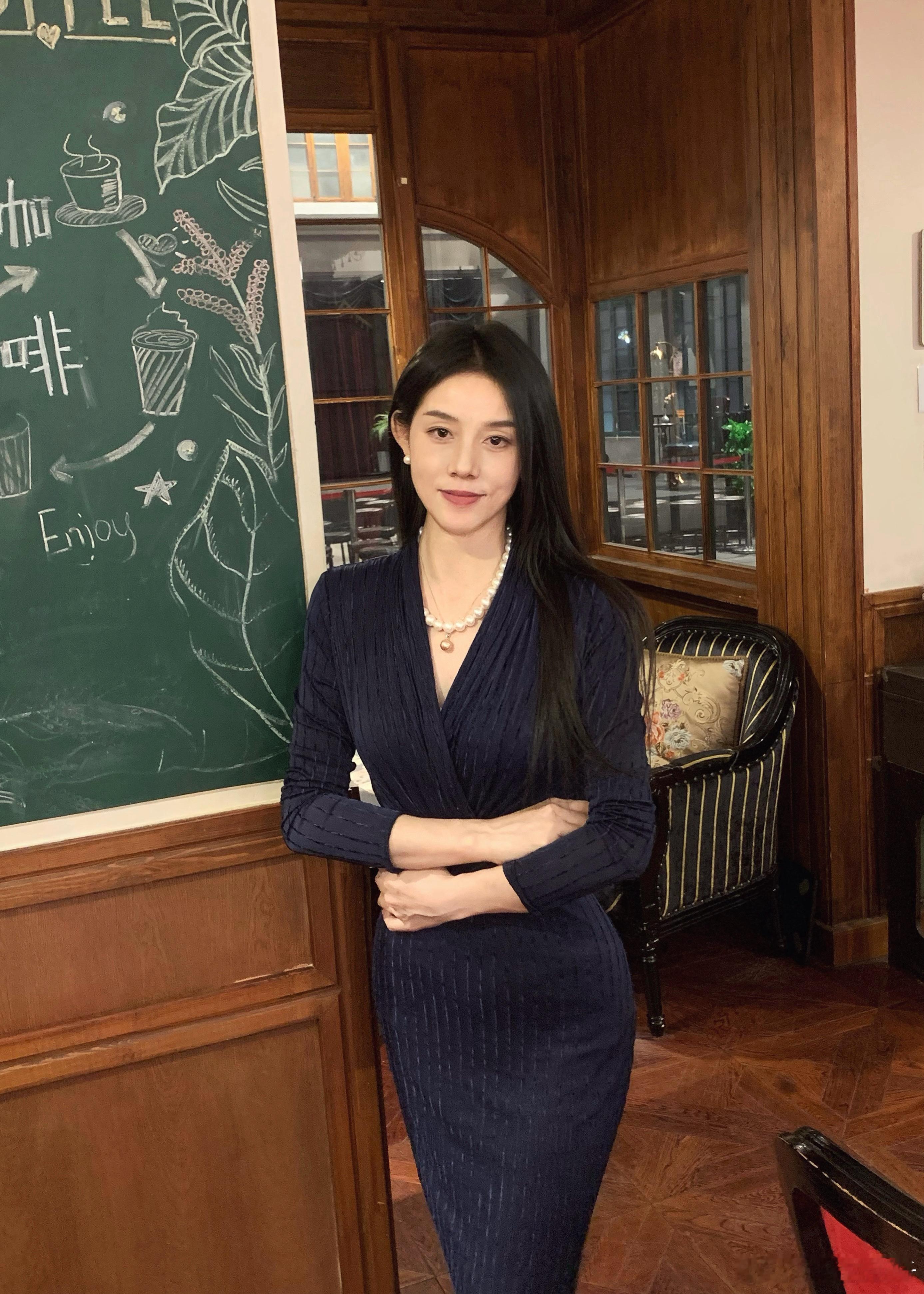 跟我比也就差那么一点点吧