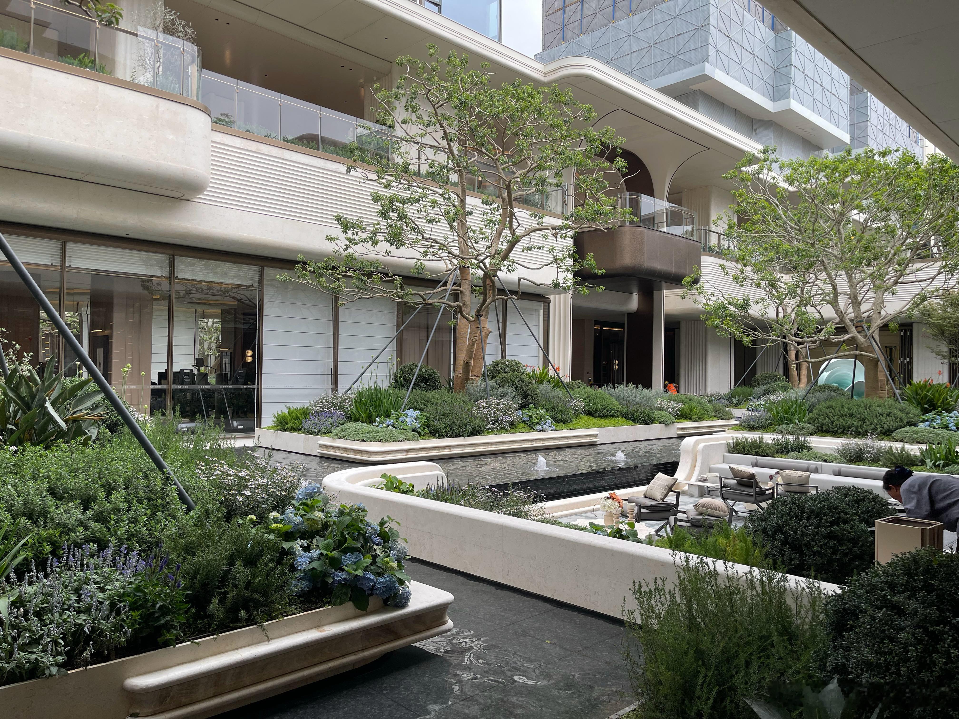 越秀阅璟台，这会所给的情绪价值确实很高。以前在核心区想要同款会所，在天河，至少要