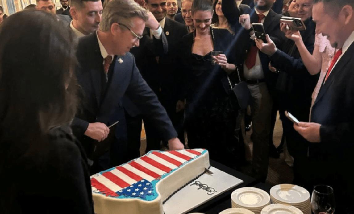 【共和党人“分裂并吞并”格陵兰岛】 1月20日，在华盛顿肯尼迪中心举办的一场活动