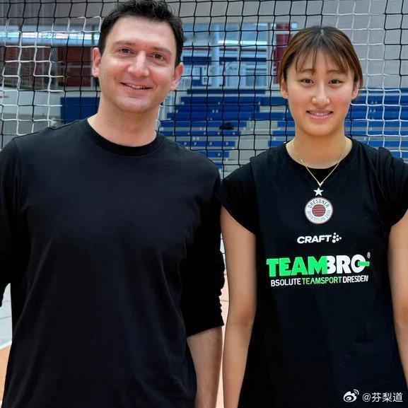 国际排坛动态日本女排费尔哈特·阿克巴什：“能成为日本女排国家队的教练让我非常自豪