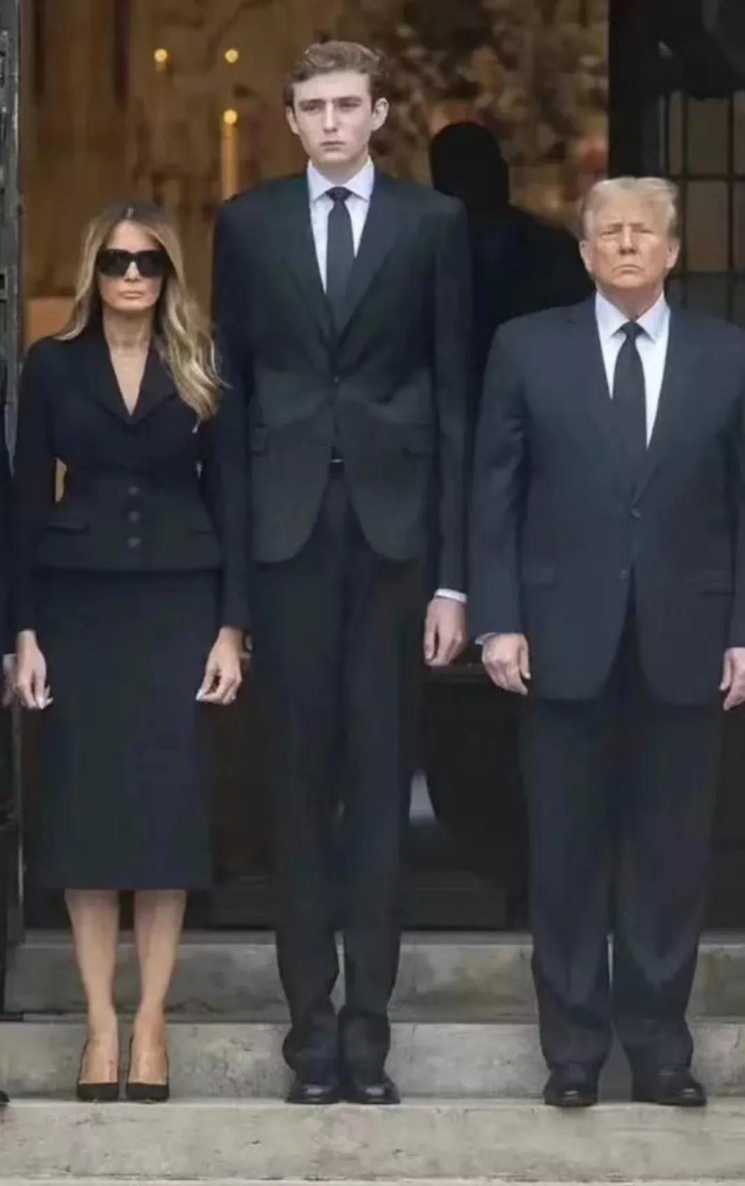 特朗普算不算娱乐圈的明星？
这儿子都这么高了吗。
目测比特朗普高20cm以上了，