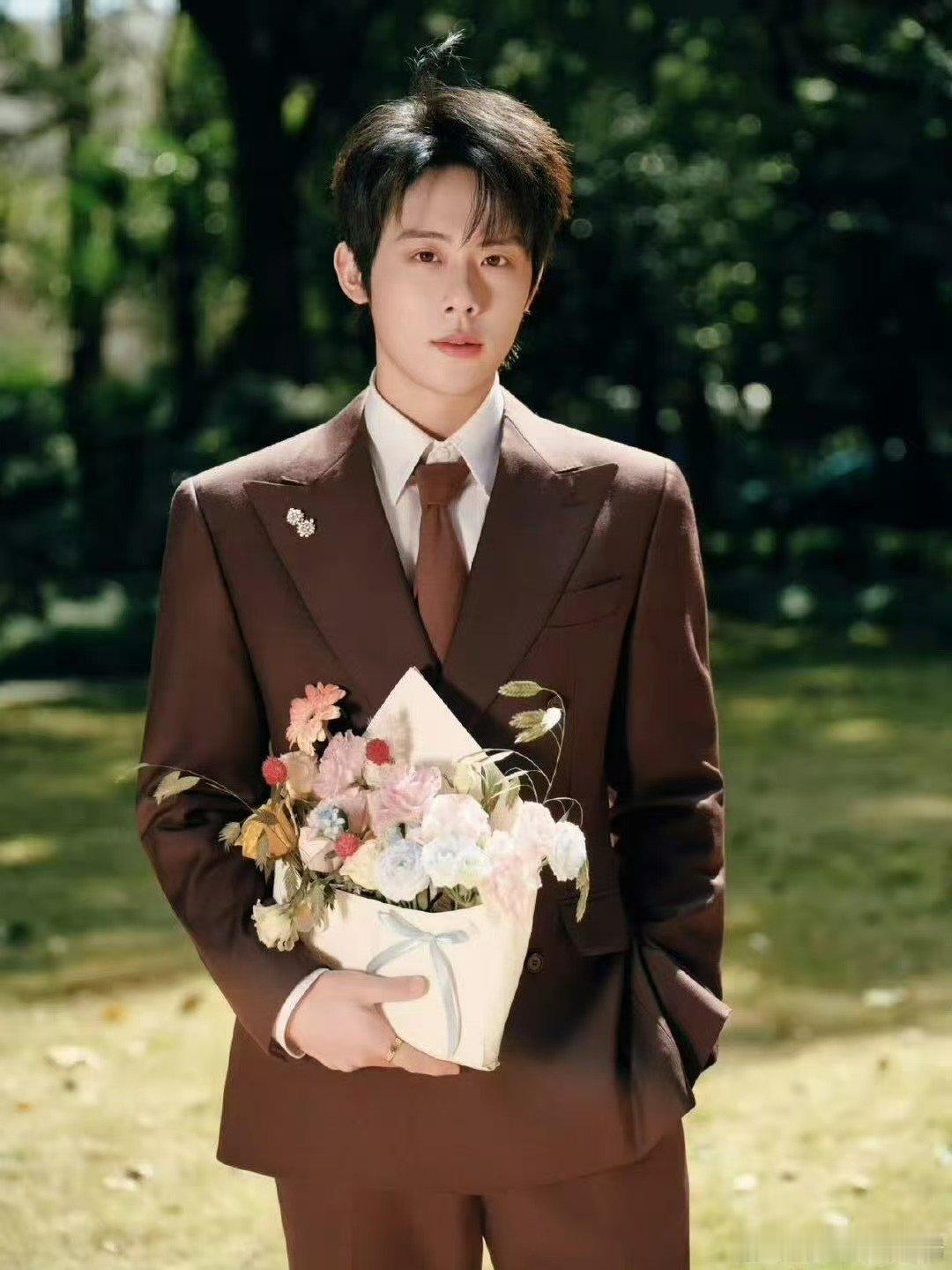 周奇唱的居然是依赖摇周五晚高疯周奇移动KTV句句有回应周奇移动 KTV 惊喜不断