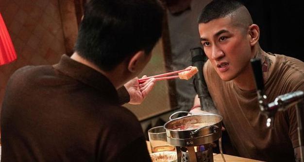 2026年，记者问文牧野：“你为什么要找华裔的李治廷来演《龙餐馆》里的美国大兵？