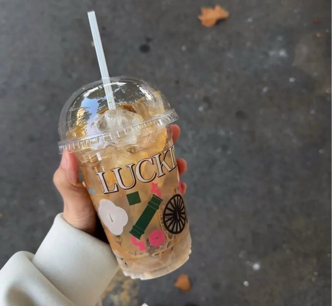 我们真的有感情吗 每天无非就是问问在干嘛 无非就是早安晚安 打打游戏发发呆 没话