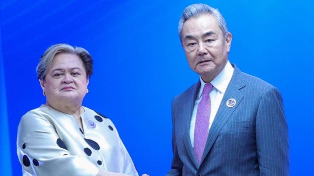 7月22日，王毅外长在马尼拉应菲律宾方面邀约，与菲外长拉扎罗会面，整场谈话措辞直