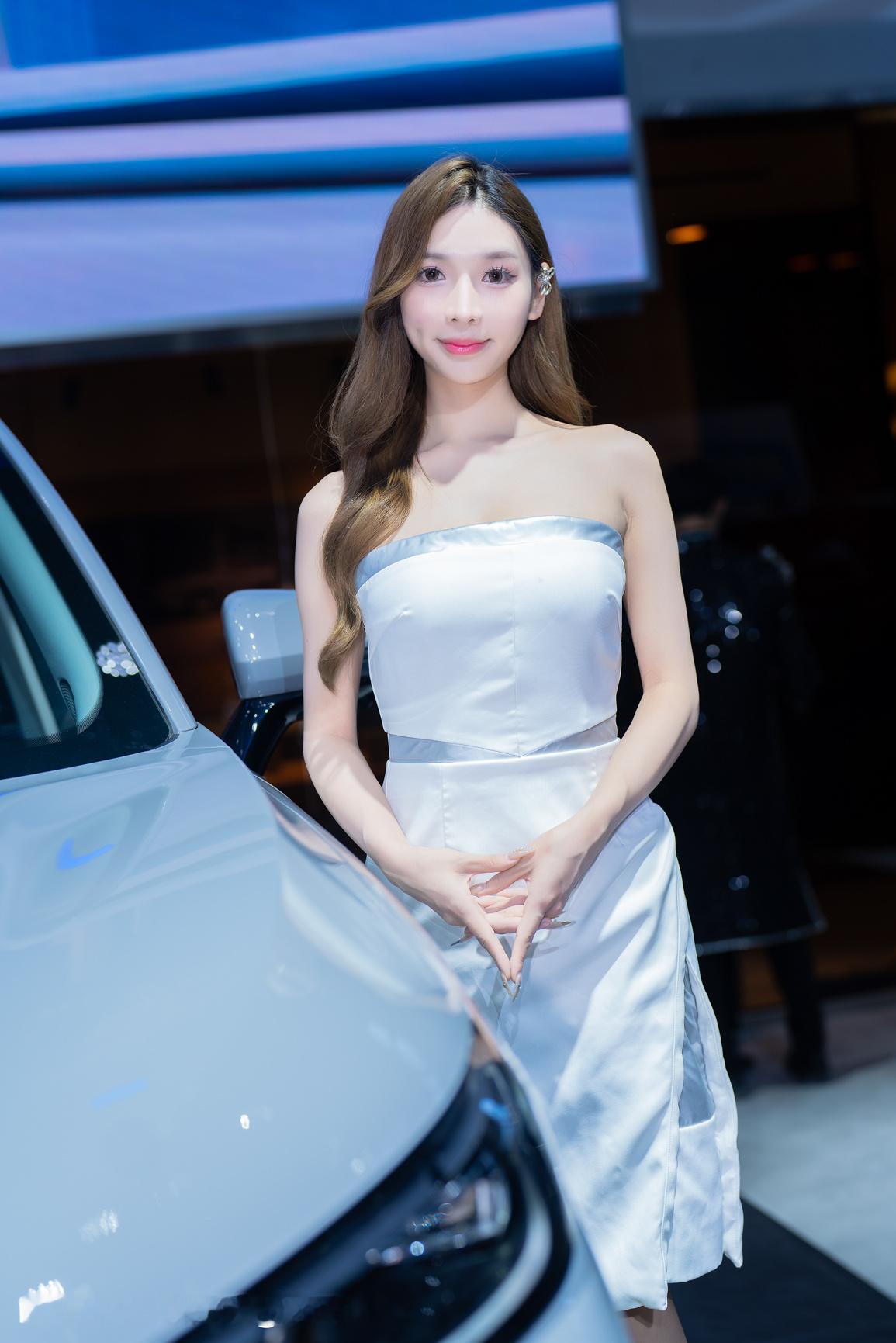 2025 五一广州车展想把图片带回家？请看置顶！出镜：小K摄影后期:聆听猎人抄送