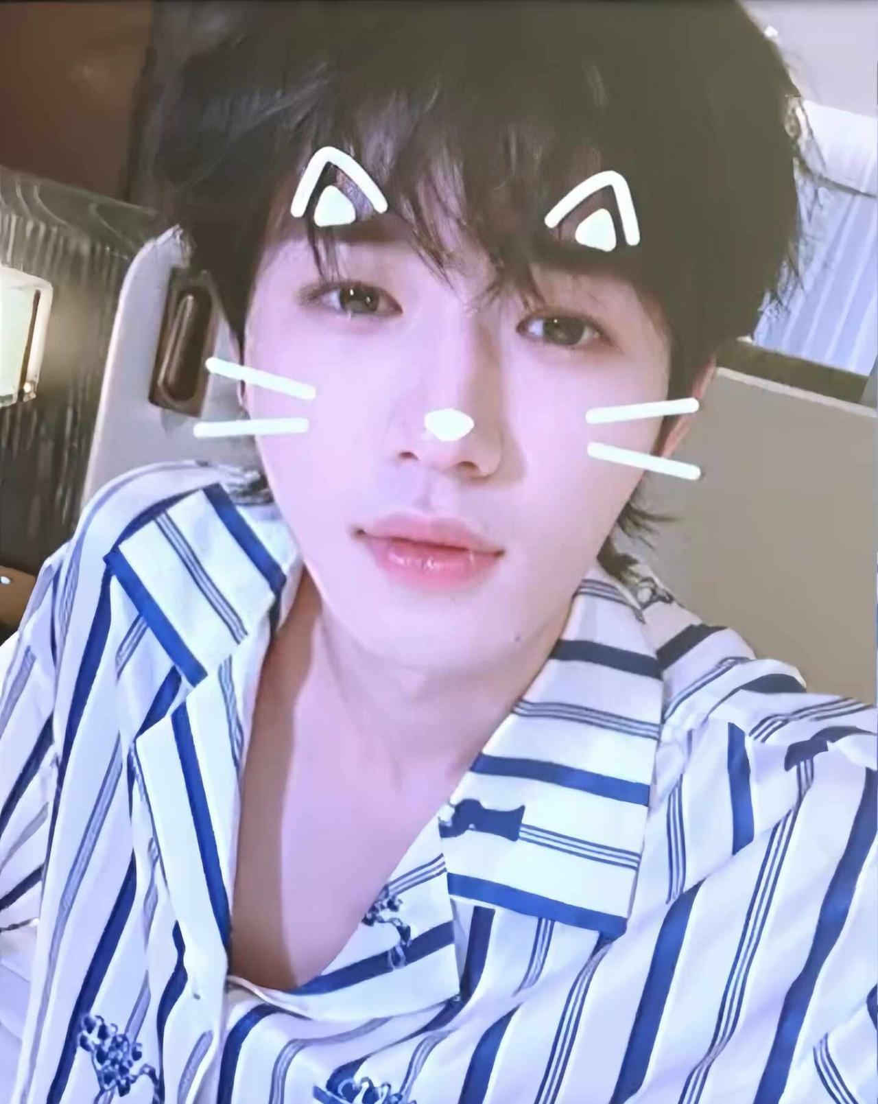 老公…你又勾引🥵
伤不起…
宋亚轩 宋亚轩国乐无双 宋亚轩伤不起 宋亚轩自拍 