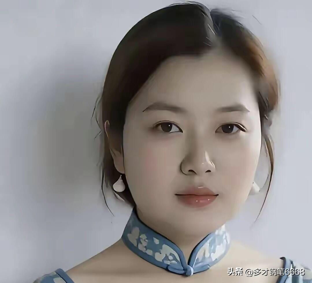 她好美啊，白净的皮肤，干净的脸，脸部是360度无死角，比较清新自然，不像有些人比