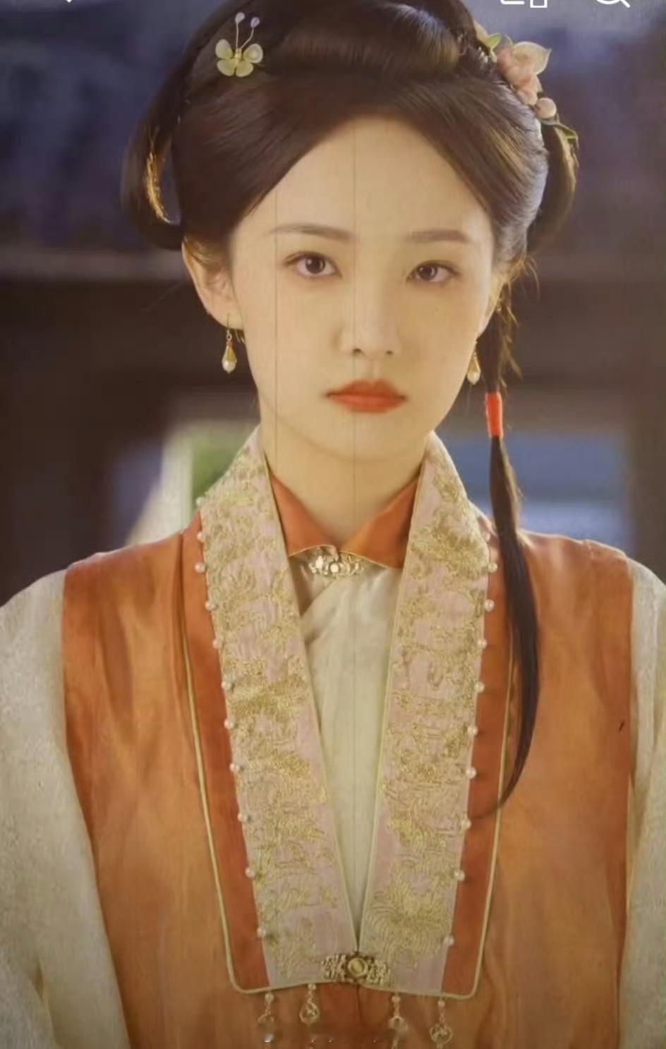 刘擎背着我们吃太好了  谁家短剧里美女的身边还是美女 不是吧，刘擎这背着我们吃的