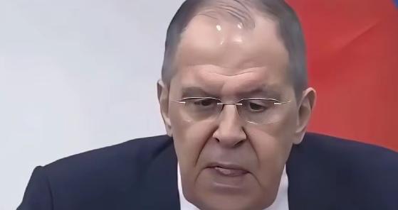 伊朗终于拿到新战机了！不是网上传的48架，是首批16架，其中12架已经停在伊朗的