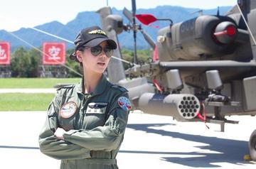 大台湾女飞行员郭文静曾称：只要长官敢下令，我将毫不犹豫地击落歼20！我想说，长官
