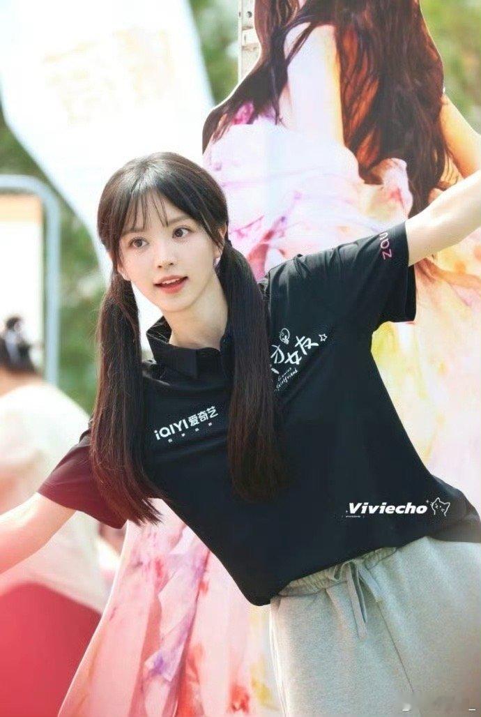 终于等到田曦薇拍现偶  天才女友有田曦薇这样的元气少女了不起[打call][打c