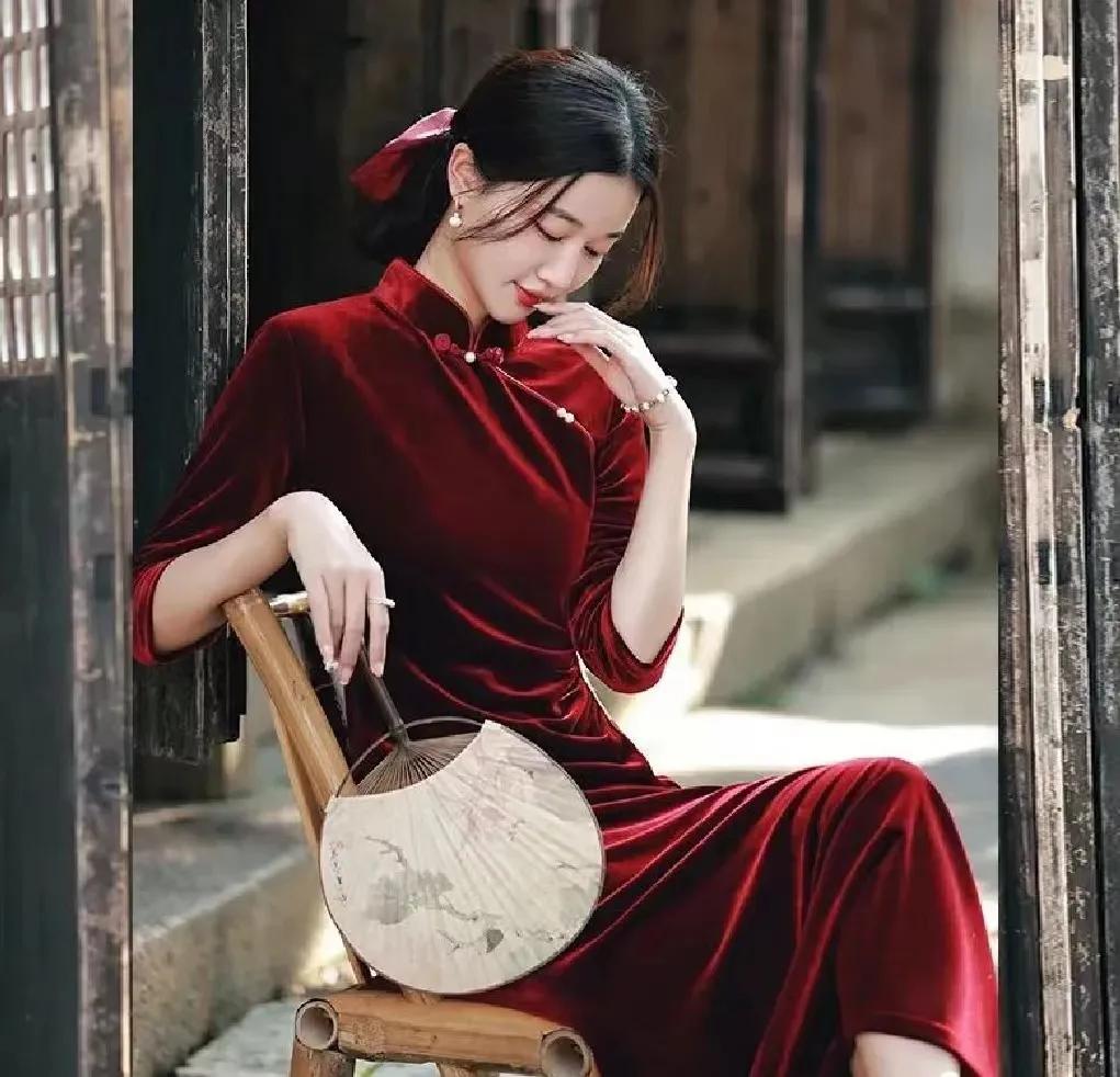 心之何如，有似万丈迷津，遥亘千里，其中并无舟子可以渡人，除了自渡，他人爱莫能助。