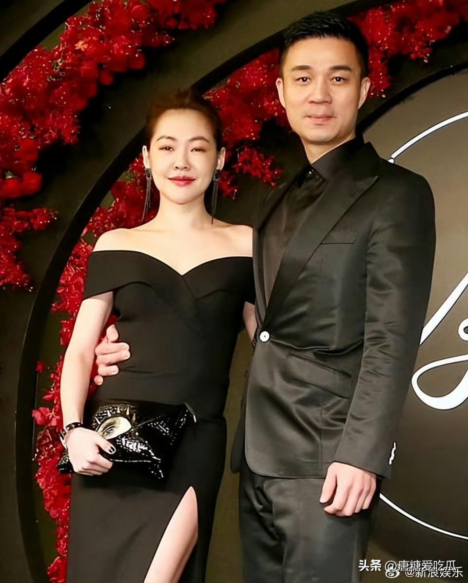 大家发现一个问题没有
一年多了
没有出来维护大S的粉丝
有维护汪小菲的
也有维护