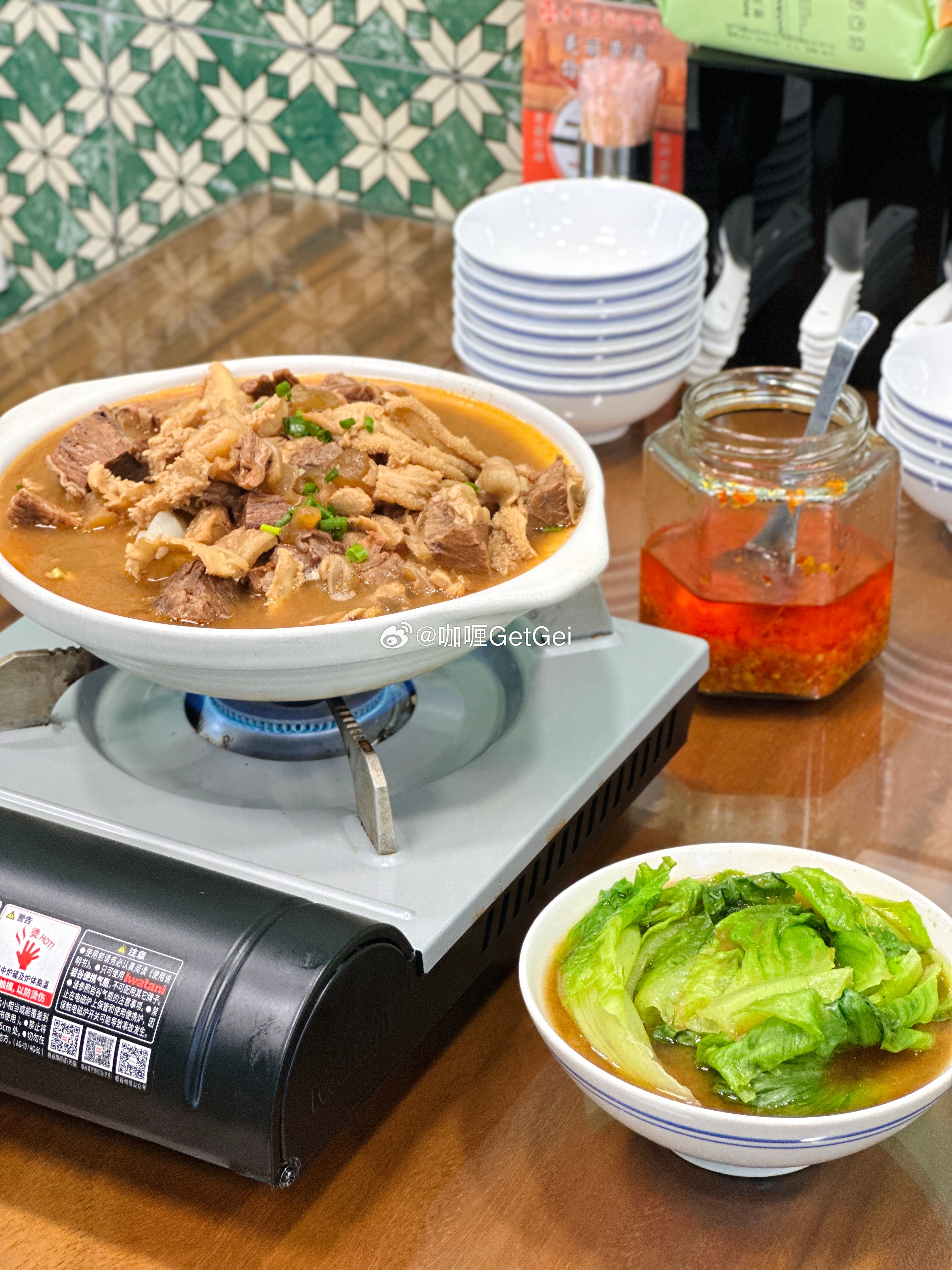 最近食的两家小店，一家热卤店，一家牛杂专门店。万物皆可卤，热卤是家隐匿在社区的宝