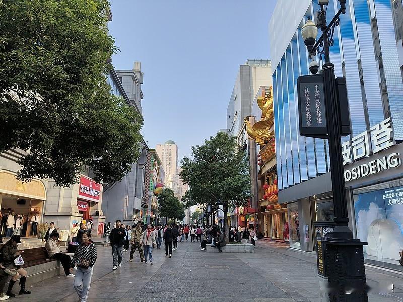 电商时代下,实体店的出路在哪里? 电商时代下，实体店出路在哪，这问题好多人关心。
